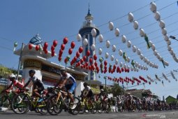 Pemkot Madiun promosikan nasi pecel ke peserta Tour de Indonesia