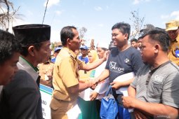 Bupati serahkan bantuan korban kebakaran Gang Hijrah