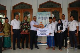 KAI Daop 7 Madiun salurkan dana CSR Rp705 juta