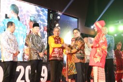 Ratu Tatu dinobatkan sebagai Kepala Daerah Inovatif