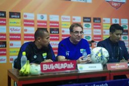 Pelatih Persib berang timnya cuma imbang lawan Badak Lampung