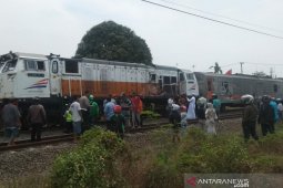 Jalur kereta lintas Karawang kini sudah bisa dilintasi