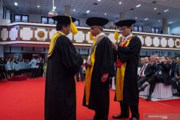 DPR desak pemerintah jelaskan wacana PPN sekolah