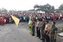 1.500 orang meriahkan jalan santai Koramil 431-03