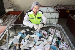 Pemusnahan barang dilarang dalam penerbangan