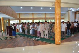 Korem 042/Gapu gelar shalat ghaib untuk Sertu Anumerta Rikson yang gugur di Papua