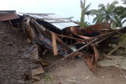 Lima rumah warga Langkat dilanda  angin kencang