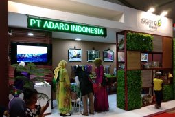Stand PT Adaro Pamerkan Produk Unggulan UMKM Binaan