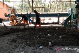 DLH Cianjur berhasil mengurangi tumpukan sampah di TPSA