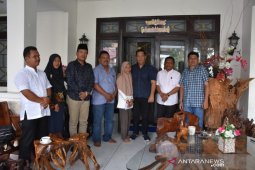Bupati Madina berangkatan tari Lubis ke olimpiade tingkat nasional