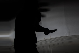 Suami tega habisi istri karena status Facebook