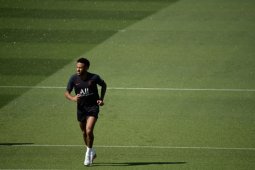 Barcelona menyerah tak  bisa tarik Neymar dari PSG