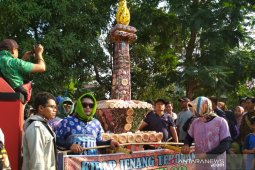 Papua Terkini - Tarian Papua mewarnai kirab "tebokan" di Kudus