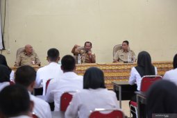Bupati : Jangan menyesal memilih profesi guru