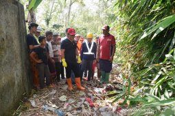 Bupati Badung serahkan hibah Rp2 miliar untuk pura