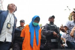 Istri bunuh suami dan anak jalani sidang perdana