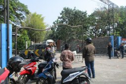 Pengelola Taman Kediri data kerusakan fasilitas pascabentrok suporter