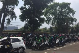 Ratusan pengemudi ojol Bandung demo terkait pernyataan Bos Taksi Malaysia