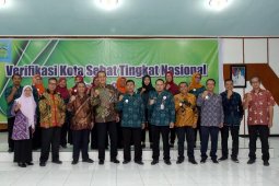 Tim verifikasi kota sehat kunjungi Kediri
