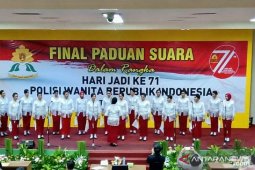 Personil Polwan Polda Maluku juara paduan suara nasional