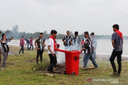 Mahasiswa-OKP peduli objek wisata  di Nias