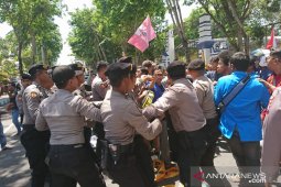 Mahasiswa Sampang demo tolak kenaikan iuran BPJS Kesehatan