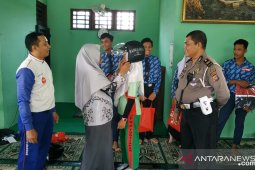 Astra Motor - Satlantas Polresta Pontianak sasar SMPN 9 Pontianak edukasi keselamatan berkendara