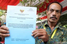 Presiden Joko Widodo Membagikan Sertifikat TORA di Pontianak