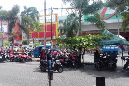 Wali kota Ternat Instruksikan usaha tidak berizin ditertibkan