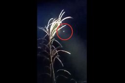 Viral, warga dihebohkan penampakan "Hantu Suluh" saat hendak padamkan karhutla