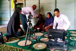Disdukcapil Aceh Tengah sambangi warga sakit puluhan tahun