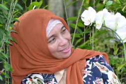 Perjuangan Sanah selamatkan anggrek alam Meratus dari kepunahan