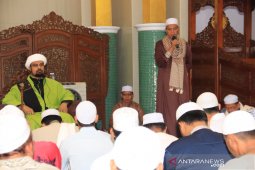 Sholat subuh bersama Habib Murtadho