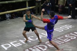 Tradisi pencak dor