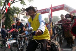 Ribuan peserta sepeda Gowes Nusantara kelilingi kota Banjarmasin.