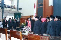 50 anggota DPRD Kabupaten Kuningan resmi dilantik
