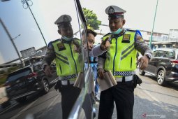 Perluasan ganjil-genap hari pertama ada 941 kendaraan ditilang