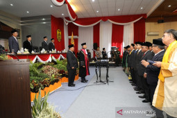 45 anggota DPRD periode 2019-2024 dilantik
