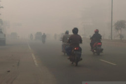 Kabut asap selimuti "kota seribu sungai" Banjarmasin