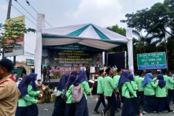 Warga Meriahkan Pawai Ta'aruf MTQ Tingkat Kota Tangsel