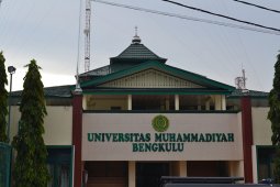Bangunan asrama runtuh, mahasiswa UMB diungsikan