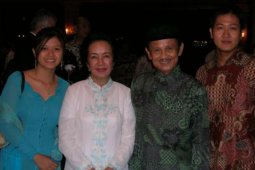 Habibie Ainun - Kesan seorang dokter perbatasan dengan Habibie