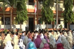 Habibie wafat, siswa Mts YPM Wonoayu Sidoarjo gelar doa bersama