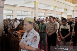 Jajaran Polda Jabar gelar shalat gaib untuk doakan BJ Habibie
