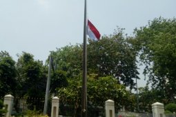 Habibie wafat, instansi pemerintah kibarkan bendera setengah tiang