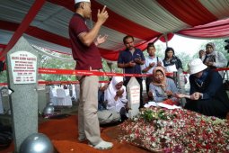 BJ Habibie Wafat - Warga antre ziarah