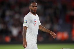 Guardiola: Sterling masih jauh dari level Messi dan Ronaldo