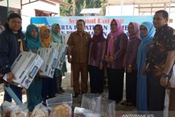 UMKM dan Koptan Labusel dapat bantuan mesin vakum kemasan makanan