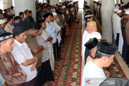 Ratusan jamaah shalat gaib untuk meninggalnya BJ Habibie