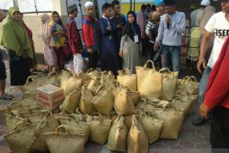 Jamaah Masjid Al Muhajirin bantu korban kebakaran Alalak Selatan